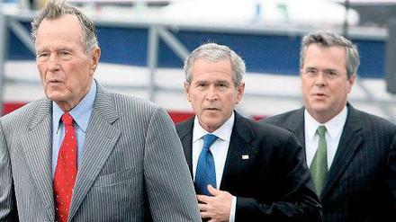 Die Dynastie. Vater George H. W. Bush und die Brüder George W. und Jeb (von links). 