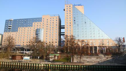 Das Hotel Estrek an der Sonnenallee hat über 2000 Betten. 