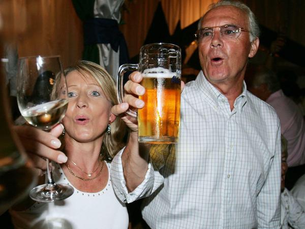 Kamen sich bei einer Betriebsweihnachtsfeier näher: Heidi und Franz Beckenbauer.