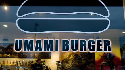 Rund um die Welt eröffnen Restaurants mit dem verheißungsvollen Namen "Umami", wie dieser Burger-Laden in Costa Mesa, Kalifornien.