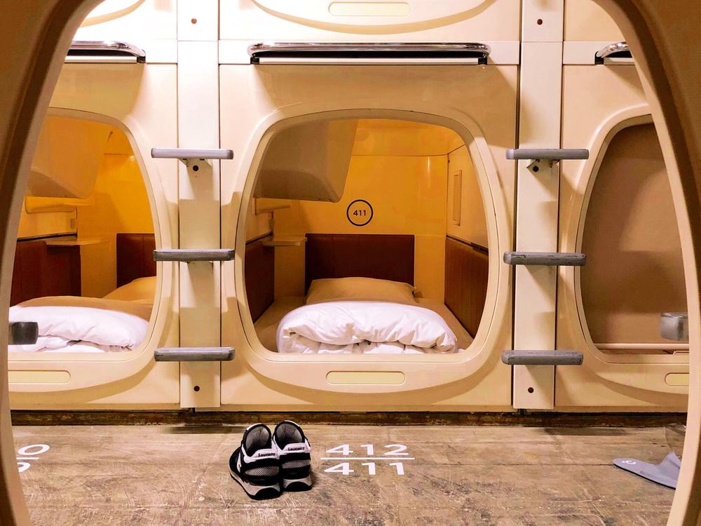 Kapselhotels in Japan: Auf engem Raum in Waben übernachten