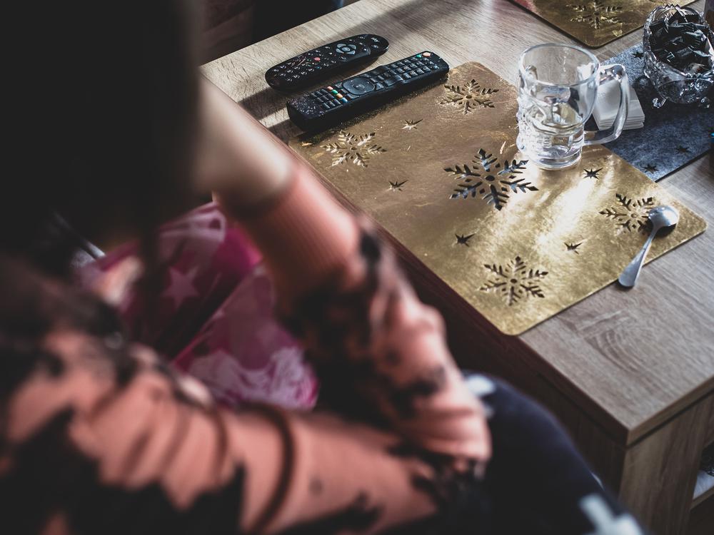 Vier Kinder vom Stiefvater Lisas Erinnerungen sind ihr Gefängnis