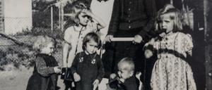 Gerda (ganz links) wurde von den Nationalsozialisten ermordet. Das Foto zeigt die Familie Wild in den 40er Jahren. Klara Häffelin steht ganz rechts.