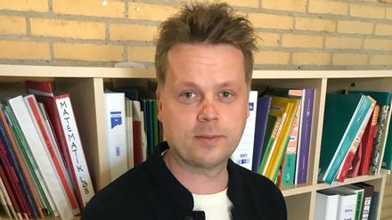 Mads Gylling Jensen ist Lehrer an einer Schule im dänischen Jütland. Er findet, die Kinder haben sich am ersten Tag super benommen.