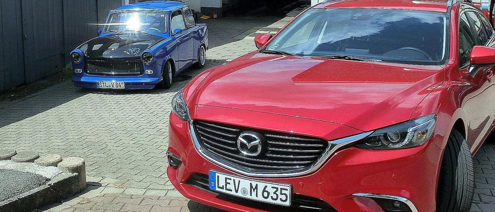 Mit der neuen Modellreihe des Mazda 6 gibt es nun auch die Kombination Diesel und Allrad - allerdings nur für den Kombi, nicht für die Limousine. Der Sechser will also jetzt im Quattro-Revier räubern.