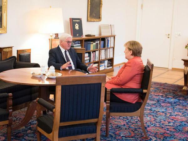 Bundeskanzlerin Angela Merkel bei Bundespräsident Frank-Walter Steinmeier