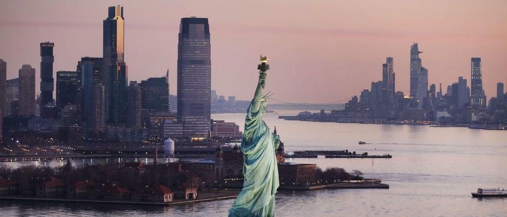 Das Symbol für so vieles, für das die USA stehen: Die Freiheitsstatue in Manhattan, New York City.
