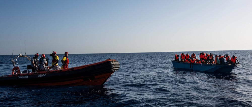 Die Seenotrettung im zentralen Mittelmeer hat laut einer neuen Studie keinen Einfluss auf die Zahl der Überquerungsversuche von Migranten (Symbolbild).