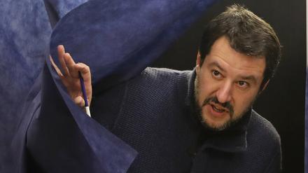Für die fremdenfeindliche Lega und ihren Chef Matteo Salvini stimmten vier Mal so viele Italiener wie noch bei der vergangenen Wahl. 