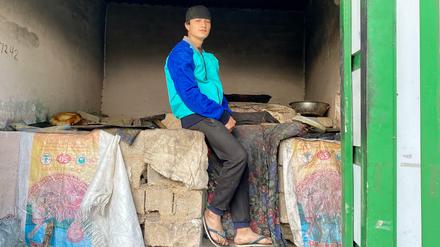 Auf einer Reise durch Usbekistan fand Eugenie Schmidt Amateurmodels für ihre Jacken.