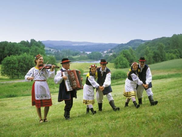 Kaschubei. In Polen pflegt die Volksgruppe ihre eigenen musikalischen Traditionen.