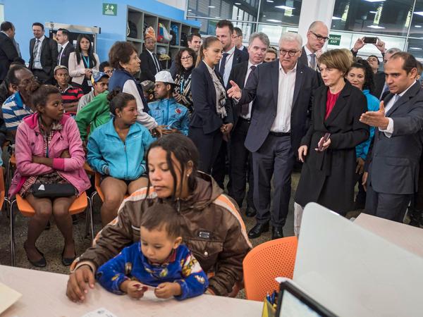 Bundespräsident Frank-Walter Steinmeier besucht in Kolumbiens Hauptstadt Bogota eine Aufnahmeeinrichtung für venezolanische Flüchtlinge.