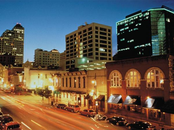Austin Downtown bei Nacht.