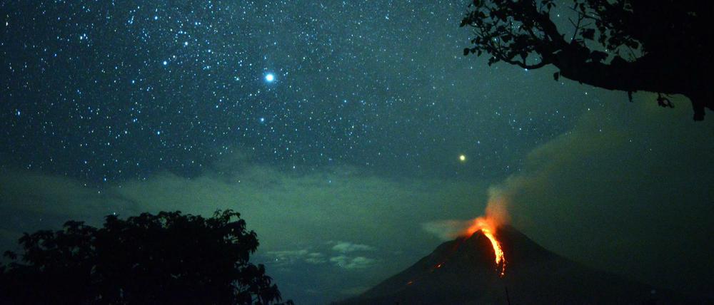 Das Foto zeigt zwar einen anderen Vulkan, aber so - oder so ähnlich hätte der Budj Bim bereits vor vielen tausend Jahren aussehen können. 
