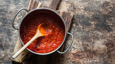Einfach zu machen und einfach gut im Geschmack: Tomatensoße mit Dosentomaten