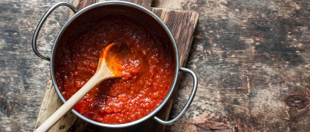 Einfach zu machen und einfach gut im Geschmack: Tomatensoße mit Dosentomaten