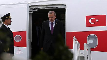 Der türkische Präsident Recep Tayyip Erdogan kommt am Montagmittag in Ankara an. Danach war er abgetaucht.