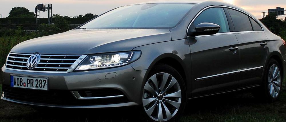 Mit galanter Silhouette und forschem Blick macht sich der Volkswagen CC 20.TDI auf den Weg in die Oberklasse. Gelingt das?