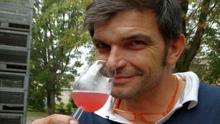 Winzer einer neuen Generation: Alberto Paltrinieri setzt auf die zweite Flaschengärung, das macht den Lambrusco naturtrüb und belebend herb. 