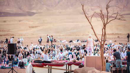 Raus aus der Stadt. In der israelischen Arava-Wüste findet jedes Jahr das größte Yogafestival des Landes.