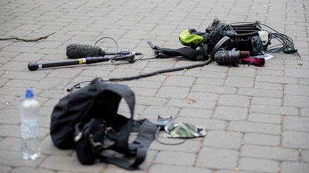 Die Motive für den Angriff auf das Team der „heute-show“ am 1. Mai liegen weiter im Dunkeln. Fest steht jedoch, dass die Attacken auf Journalisten zunehmen. 