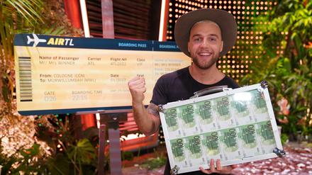 Kann Filip Pavlovic sein "Goldenes Ticket" für das Dschungelcamp 2022 einlösen? Bislang hält RTL an den Australien-Plänen von "Ich bin ein Star - holt mich hier raus!" fest.
