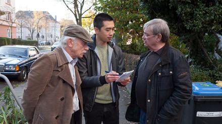 Als "Rentnercops" ermitteln Tilo Prückner (links) und der noch jüngere Aaron Le (Mitte.)
