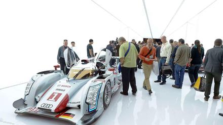 Auf der CES beeindruckte Audi mit einem ganz besonderen Ausstellungsobjekt: Das Siegerauto von Le Mans, der R18 e-tron, wurde den Besuchern gezeigt.