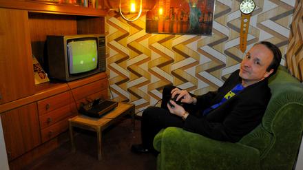 Passend zum Stil der Zeit: In der Sonderausstellung "Aufschlag Games" des Computerspielemuseums kann unter anderem diese Atari-Konsole aus den späten 1970er Jahren ausprobiert werden.