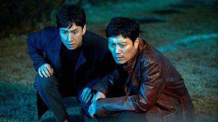 Bin ich nur in deinem Kopf? Lee Sun-kyun (links) als genialer Gehirnforscher Sewon und Park Hee-soon als Privatdetektiv. 