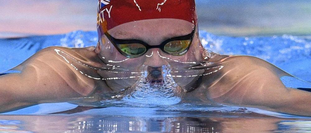 Der britische Schwimmer Adam Peaty stellte den 100-Meter-Weltrekord im Brustschwimmen bereits im Vorlauf ein.
