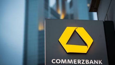 Die Commerzbank zieht sich nach massiver Kritik aus umstrittenen Dividenden-Geschäften zurück.
