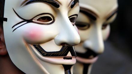 Die für Anonymous typischen Guy-Fawkes-Masken.