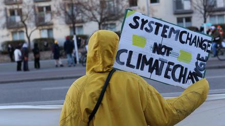 Demonstrieren für andere Klimapolitik. 