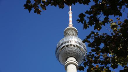 Der Fernsehturm versorgt die Berliner nicht nur mit digitalen TV-Programmen, sondern auch mit UKW-Radio und DAB+. 