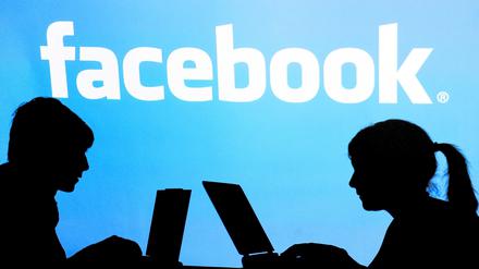 Facebook verbindet - auch Journalisten und Leser