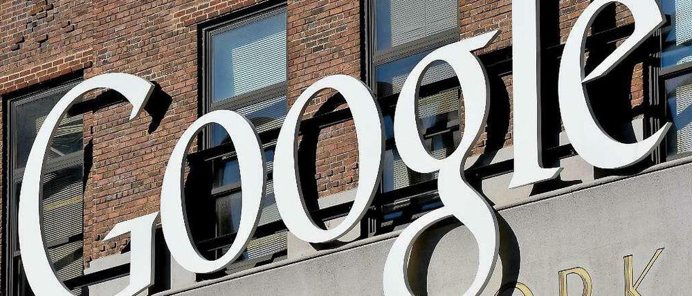 Neuer Ärger für Google: Zwölf deutsche Verlage haben beim Bundeskartellamt Beschwerde gegen die Suchmaschine eingereicht.