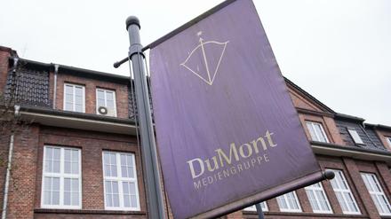 Noch hängt die DuMont-Fahne vor dem Gebäude der „Hamburger Morgenpost“. Zum 1. März bekommt die Boulevardzeitung einen neuen Eigentümer.