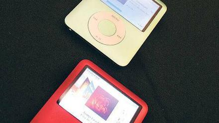 Der iPod Nano wäre ohne MP3-Technik stumm wie ein Fisch. Foto: dpa