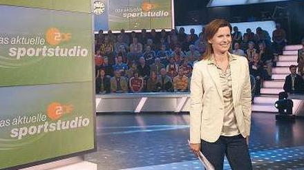 Noch später ran. Katrin Müller-Hohenstein präsentiert das „Sportstudio“. Foto: ZDF