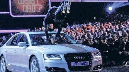 Imageschaden? Der Hersteller Audi hatte das Auto zur Verfügung gestellt, das der verunglückte „Wetten, dass..?-Kandidat Samuel Koch überspringen wollte. Foto: Knippetz/dpa