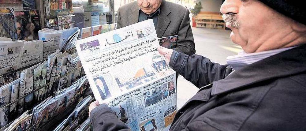 Schlagzeilen machen die Proteste in Ägypten auch bei der Presse im Ausland. Die Zeitungen im Libanon (Foto) konzentrieren sich auf die regionalen Auswirkungen. Foto: dpa