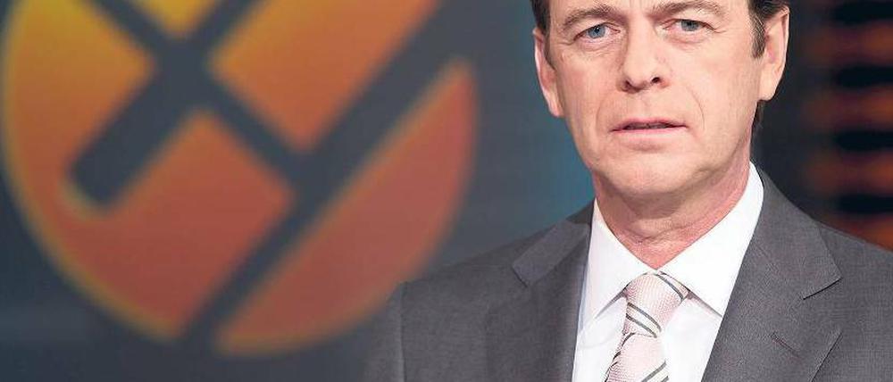 Gelöst. Nach zehn Jahren als „Aktenzeichen XY... ungelöst“-Moderator fühlt sich Rudi Cerne mittlerweile wohl in der Show. Foto: ZDF