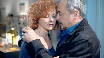 Neue Freundin, größere Spannung? Stubbe (Wolfgang Stumph) ist verliebt in Marlene von der Spurensicherung (Heike Trinker). Foto: ZDF