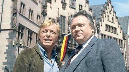 Die Ersten waren auch die Besten. Claus Theo Gärtner (links) im Duett mit Günter Strack als Anwalt Dr. Dieter Renz vor Frankfurter Römer-Kulisse. Foto: ZDF
