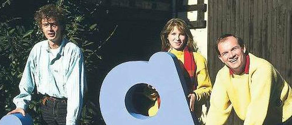 Es war einmal ... Als „logo!“ am 9. Januar 1989 startete, waren auch Dirk Chatelain (links), Barbara Biermann und Peter Hahne als Moderatoren am Start. Foto: ZDF
