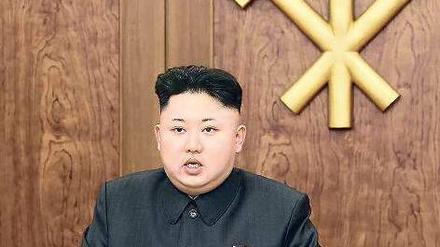 Jang Song Thaek war böse.WEN WEI PO] In einer Fernsehansprache rechtfertigte Diktator Kim Jong Un die Hinrichtung seines Onkels. Foto: dpa