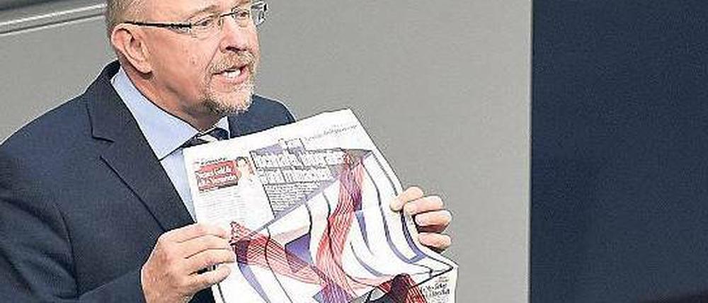 „Das darf nicht unwidersprochen bleiben“. Der SPD-Bundestagsabgeordnete Axel Schäfer geißelte die Selfie-Aktion von „Bild“ gegen neue Griechenland-Kredite. Foto: AFP