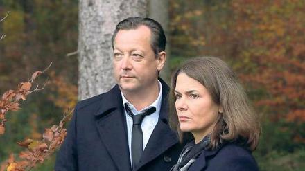 Gespenster. Hanns von Meuffels (Matthias Brandt) und seine neue Kollegin Constanze Hermann (Barbara Auer) ermitteln im bizarren Mordfall an einer Unternehmerin. 
