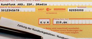 Derzeit beträgt der monatliche Rundfunkbeitrag 17,50 Euro pro Haushalt. Kommt die ARD-Anmeldung durch, wird es dabei nicht bleiben.